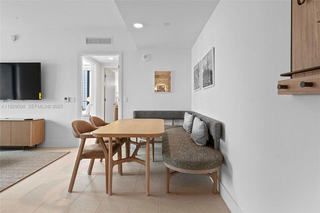 159 NE 6th St 2905, Miami, FL 33132