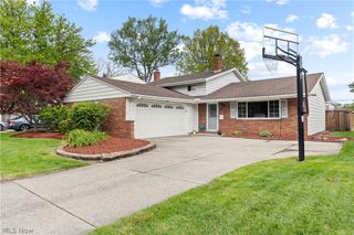 25082 Randall Drive, North Olmsted, OH 44070