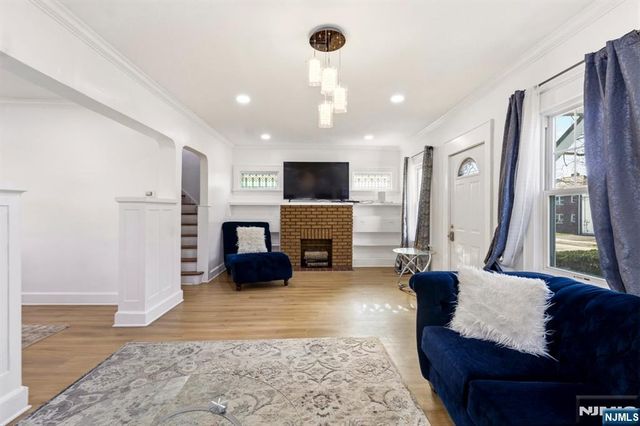 351 Park Avenue, Rutherford, NJ 07070