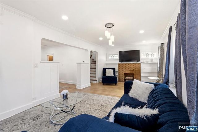 351 Park Avenue, Rutherford, NJ 07070