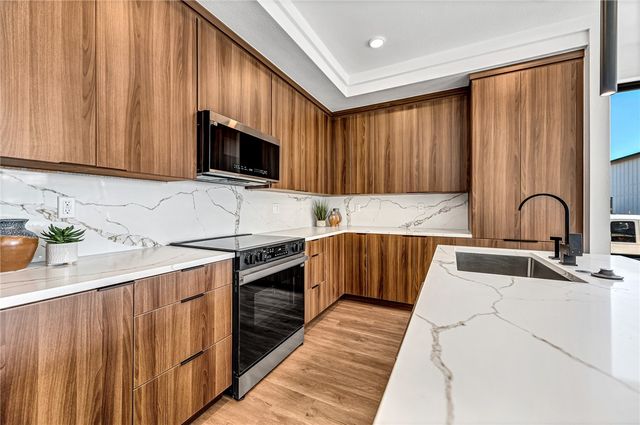 1111 Emilia Avenue, Lowell, AR 72745