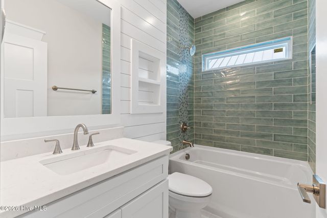 310 NE 58th Street, Oak Island, NC 28465