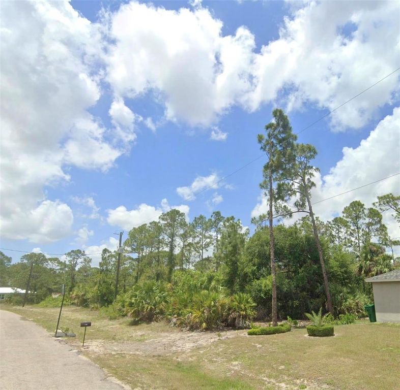 8011 LIFE CIRCLE, Labelle, FL 33935