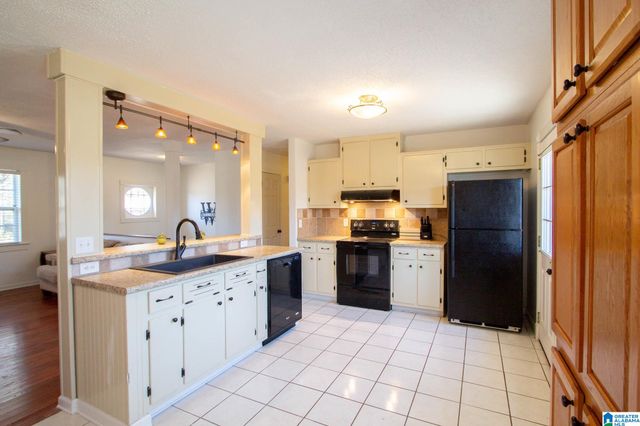 110 PINEWOOD LANE, Montevallo, AL 35115