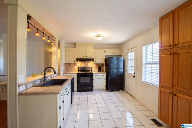 110 PINEWOOD LANE, Montevallo, AL 35115