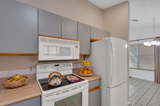 135 10th Avenue, Vero Beach, FL 32962