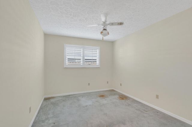 135 10th Avenue, Vero Beach, FL 32962