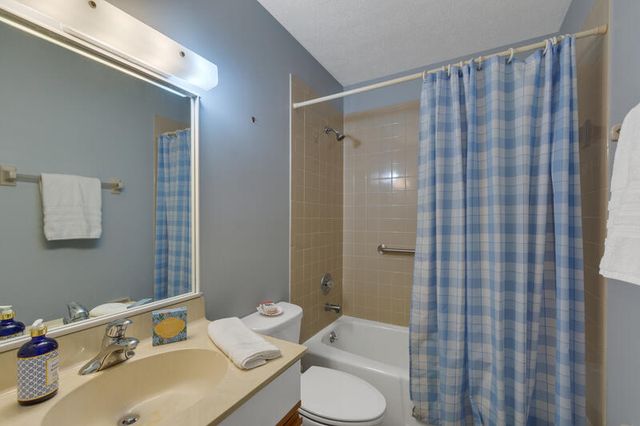 135 10th Avenue, Vero Beach, FL 32962