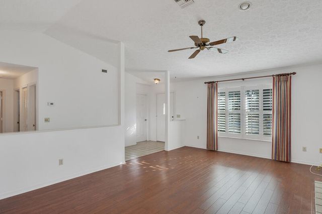 135 10th Avenue, Vero Beach, FL 32962