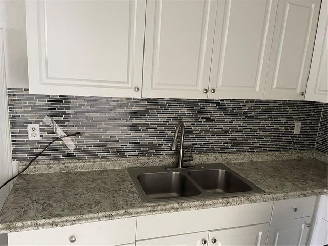6902 SW 15th Street, North Lauderdale, FL 33068