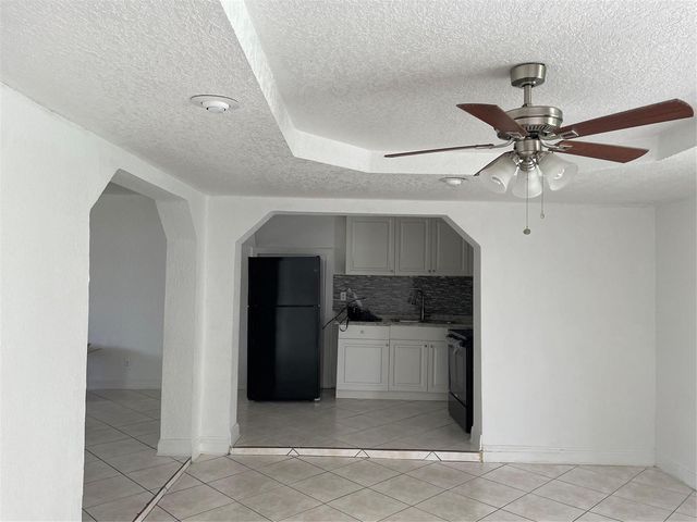 6902 SW 15th Street, North Lauderdale, FL 33068
