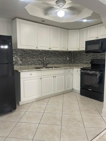 6902 SW 15th Street, North Lauderdale, FL 33068