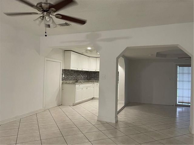 6902 SW 15th Street, North Lauderdale, FL 33068