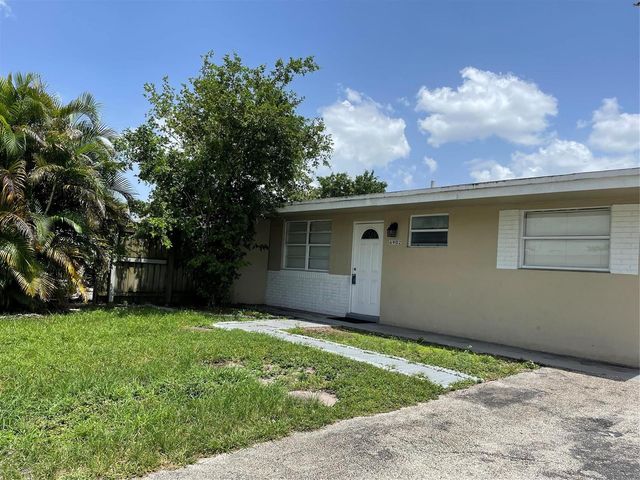 6902 SW 15th Street, North Lauderdale, FL 33068