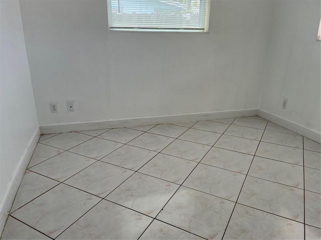 6902 SW 15th Street, North Lauderdale, FL 33068