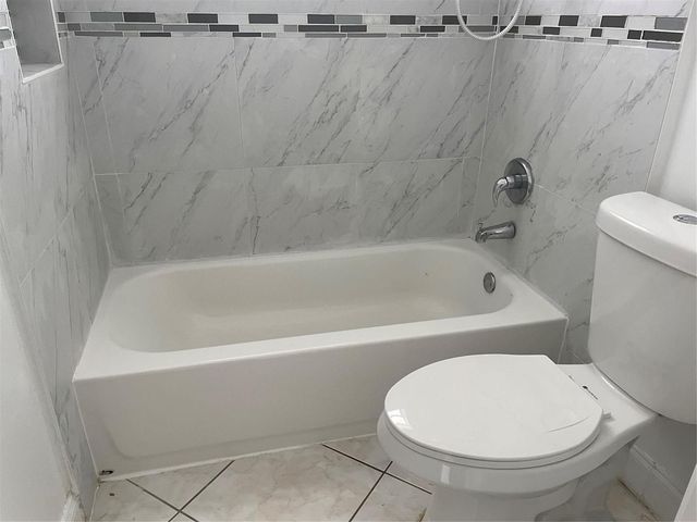 6902 SW 15th Street, North Lauderdale, FL 33068