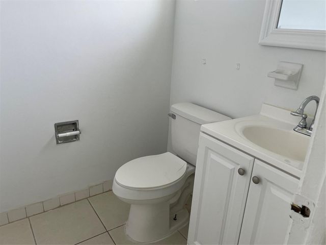 6902 SW 15th Street, North Lauderdale, FL 33068