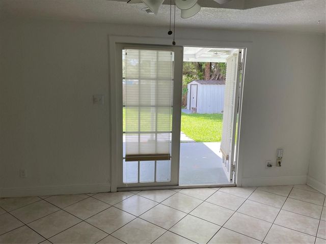 6902 SW 15th Street, North Lauderdale, FL 33068