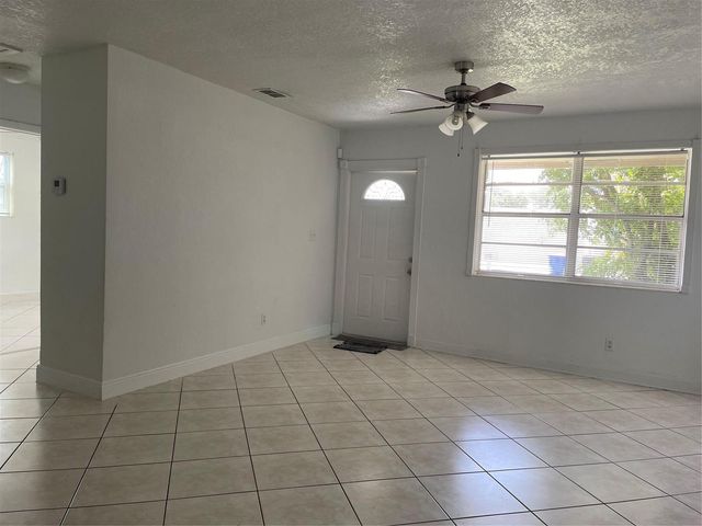 6902 SW 15th Street, North Lauderdale, FL 33068