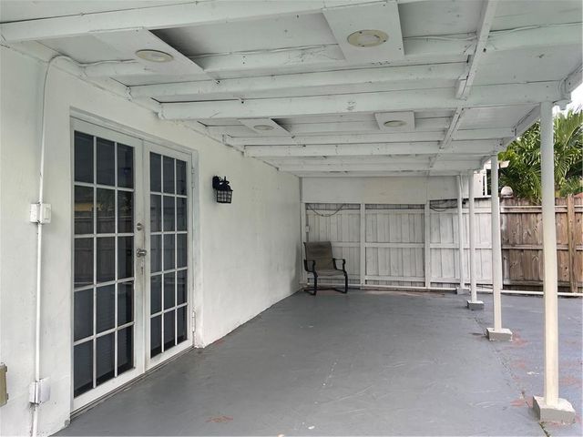6902 SW 15th Street, North Lauderdale, FL 33068