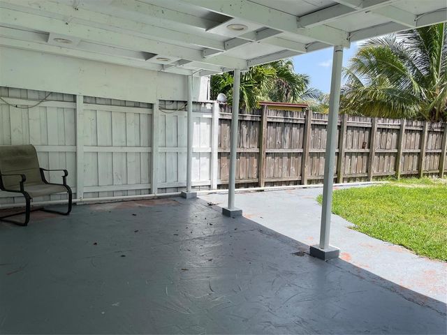 6902 SW 15th Street, North Lauderdale, FL 33068