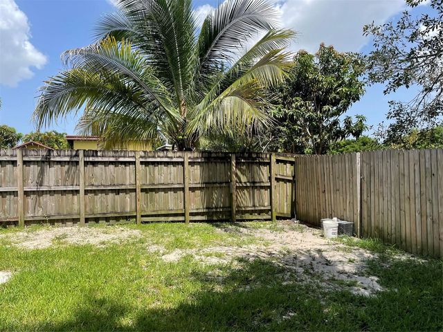 6902 SW 15th Street, North Lauderdale, FL 33068