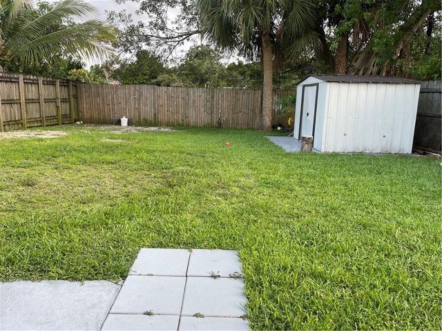 6902 SW 15th Street, North Lauderdale, FL 33068