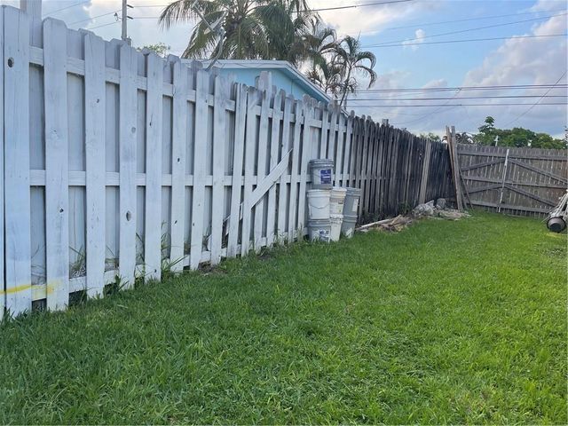6902 SW 15th Street, North Lauderdale, FL 33068