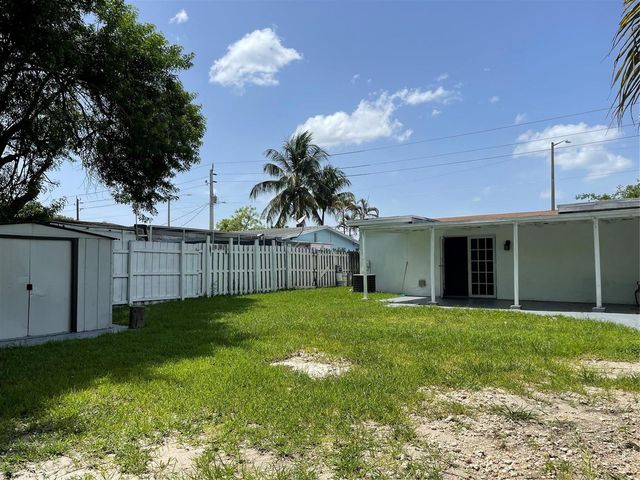 6902 SW 15th Street, North Lauderdale, FL 33068