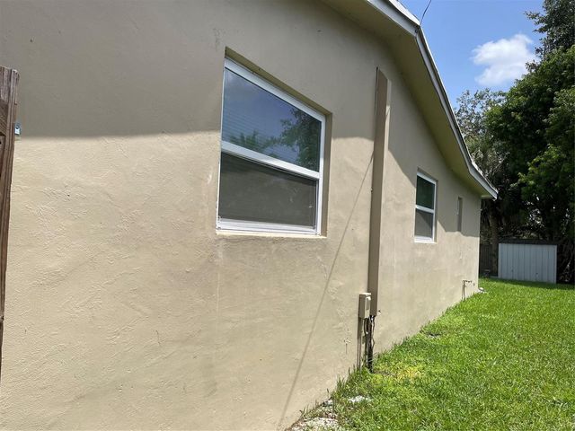 6902 SW 15th Street, North Lauderdale, FL 33068