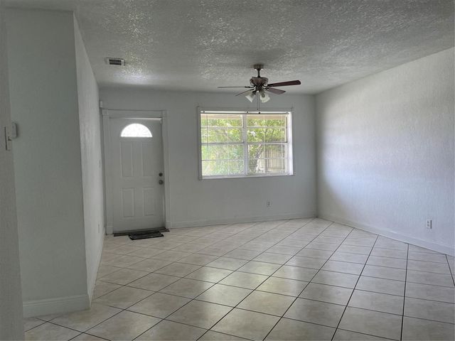 6902 SW 15th Street, North Lauderdale, FL 33068