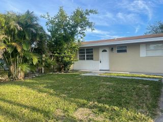 6902 SW 15th Street, North Lauderdale, FL 33068