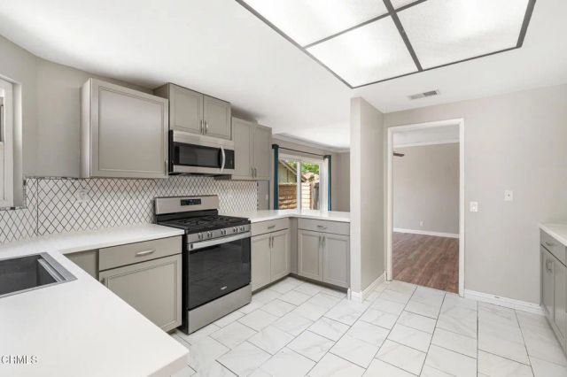 28942 Rue Daniel, Santa Clarita, CA 91387