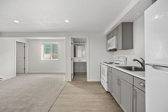 911 E Bridgeport Ave, Spokane, WA 99207