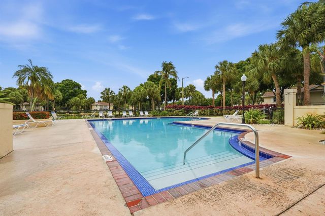 8111 Northboro Court 11d, Lake Clarke Shores, FL 33406