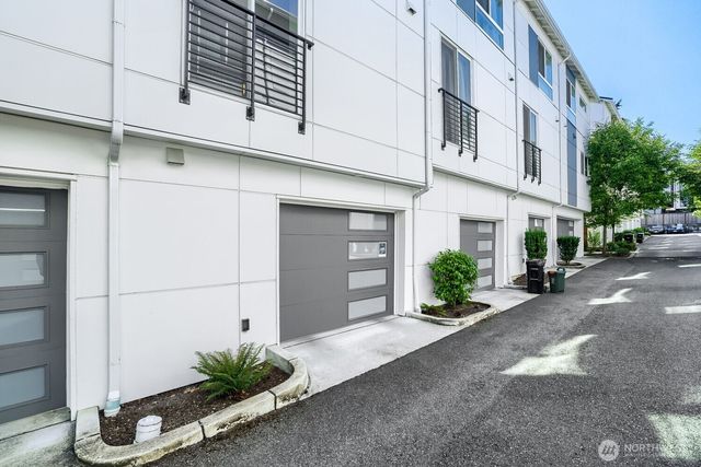 8607 22nd Place NE, Seattle, WA 98115