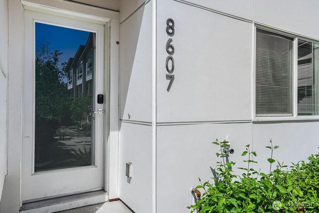 8607 22nd Place NE, Seattle, WA 98115