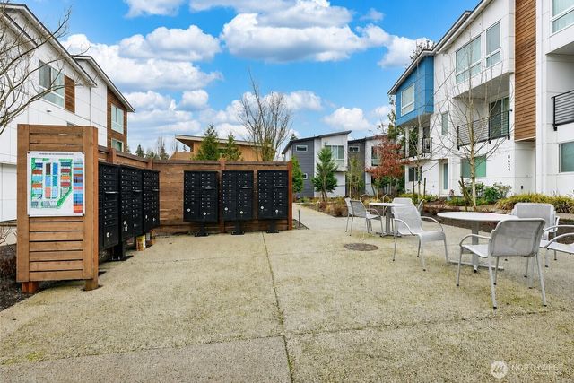 8607 22nd Place NE, Seattle, WA 98115