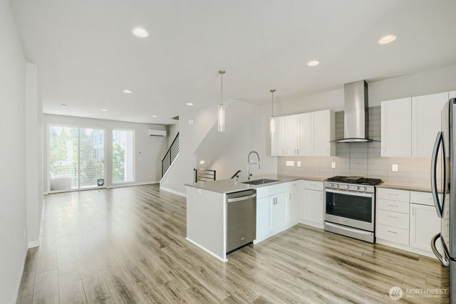 8607 22nd Place NE, Seattle, WA 98115
