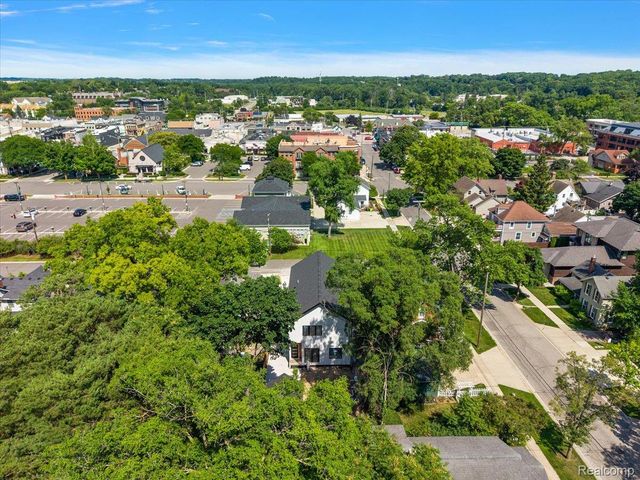 205 Pine Street, Rochester, MI 48307