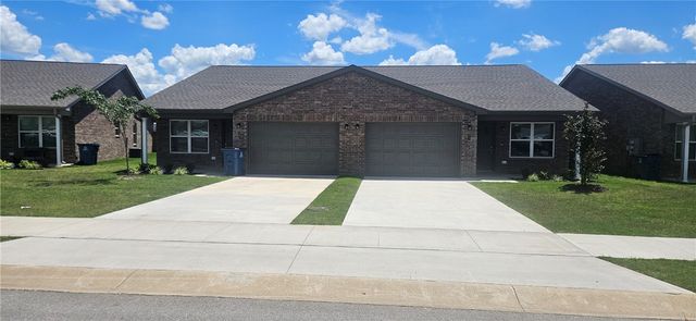 509 68th Avenue, Highfill, AR 72712