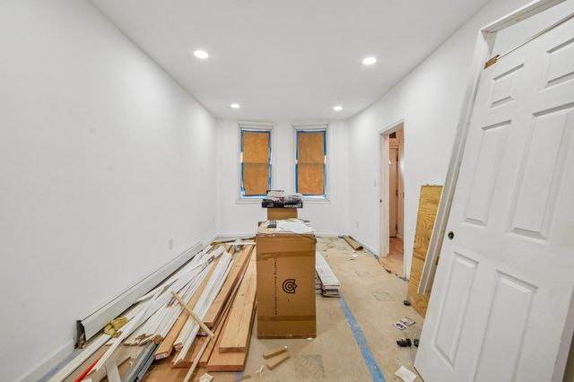 68 SEIDLER ST, Jc, West Bergen, NJ 07304