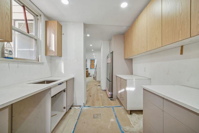 68 SEIDLER ST, Jc, West Bergen, NJ 07304