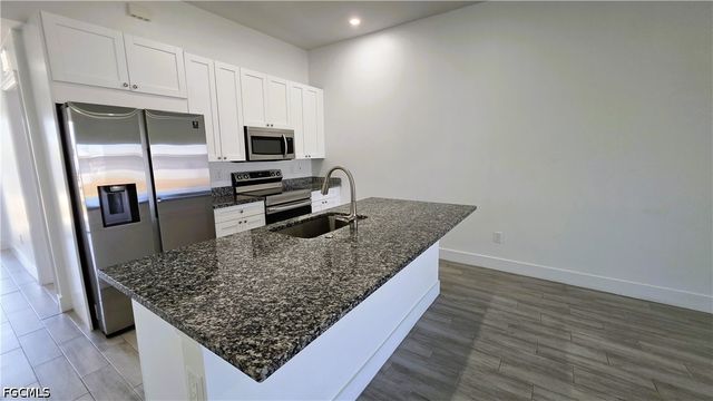 2909 SW Santa Barbara PL, Cape Coral, FL 33914