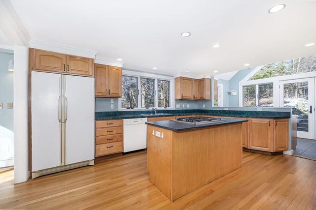 445 Glen Rd., Weston, MA 02493