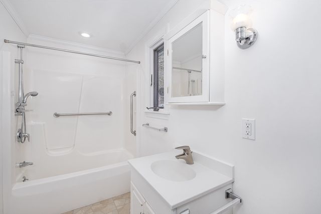 445 Glen Rd., Weston, MA 02493