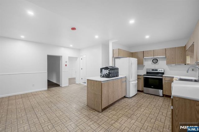 445 Paramus Road, Paramus, NJ 07652