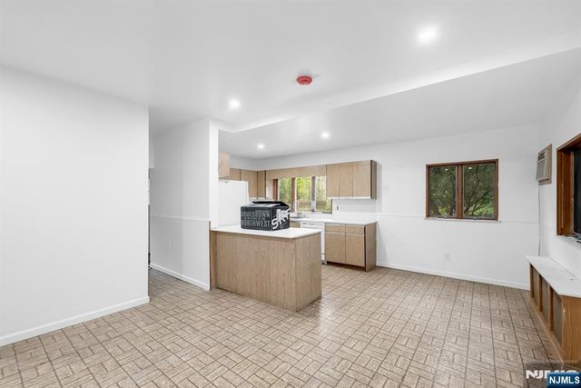 445 Paramus Road, Paramus, NJ 07652