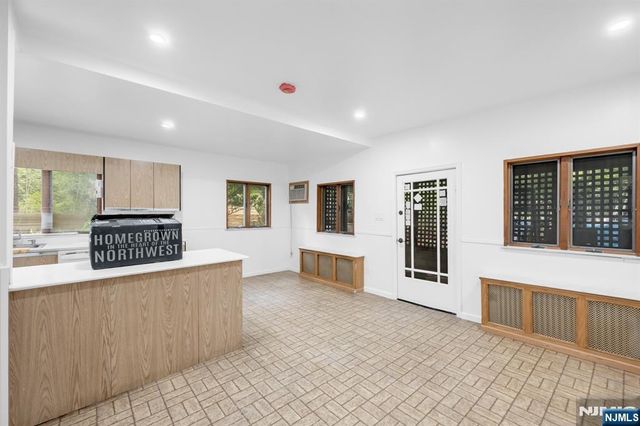 445 Paramus Road, Paramus, NJ 07652