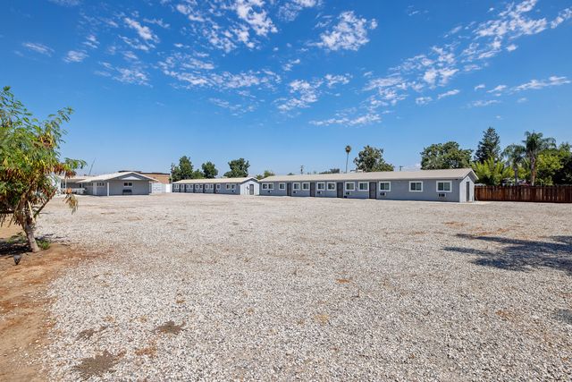 636 W Kern Street, Dinuba, CA 93618